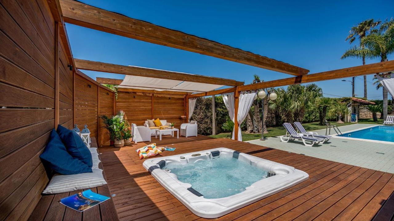 Villa Cutrera 8, Emma Villas Chiaramonte Gulfi Exterior photo